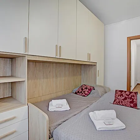 Apartament Diana & Family House - Happy *